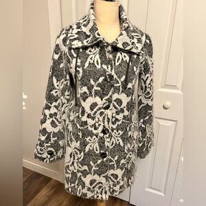 Pure essence Urbanology Black and White Floral super soft Coat -small